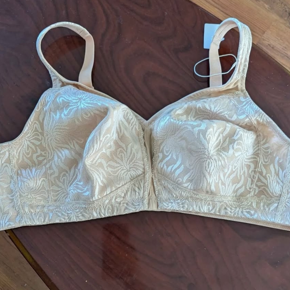 BNWT Plus Size Elegant Beige Lace Bra